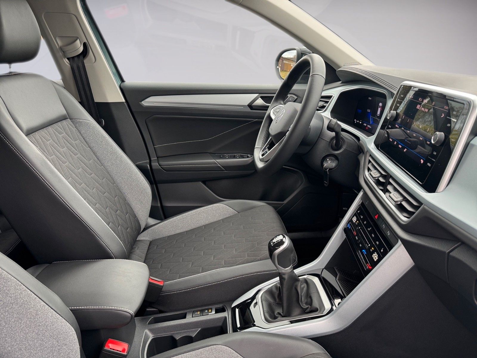 Fahrzeugabbildung Volkswagen T-Roc Life GOAL 1.0 TSI