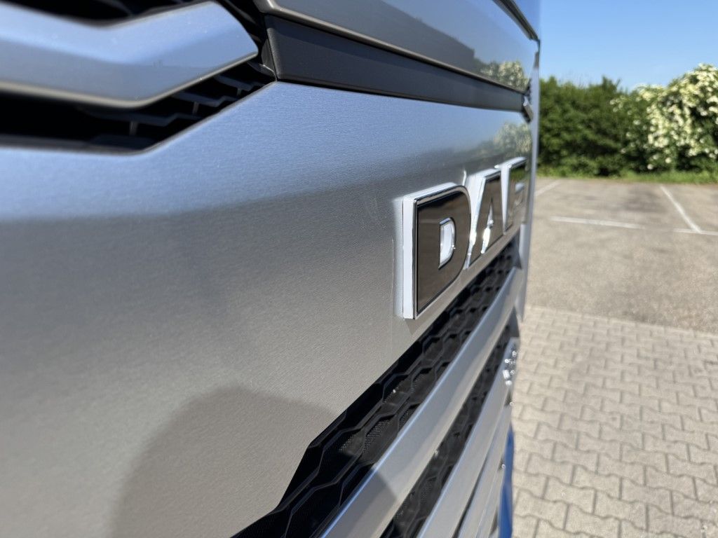 Fahrzeugabbildung DAF FT XG  530 BLAU METALLIC Limited Edition