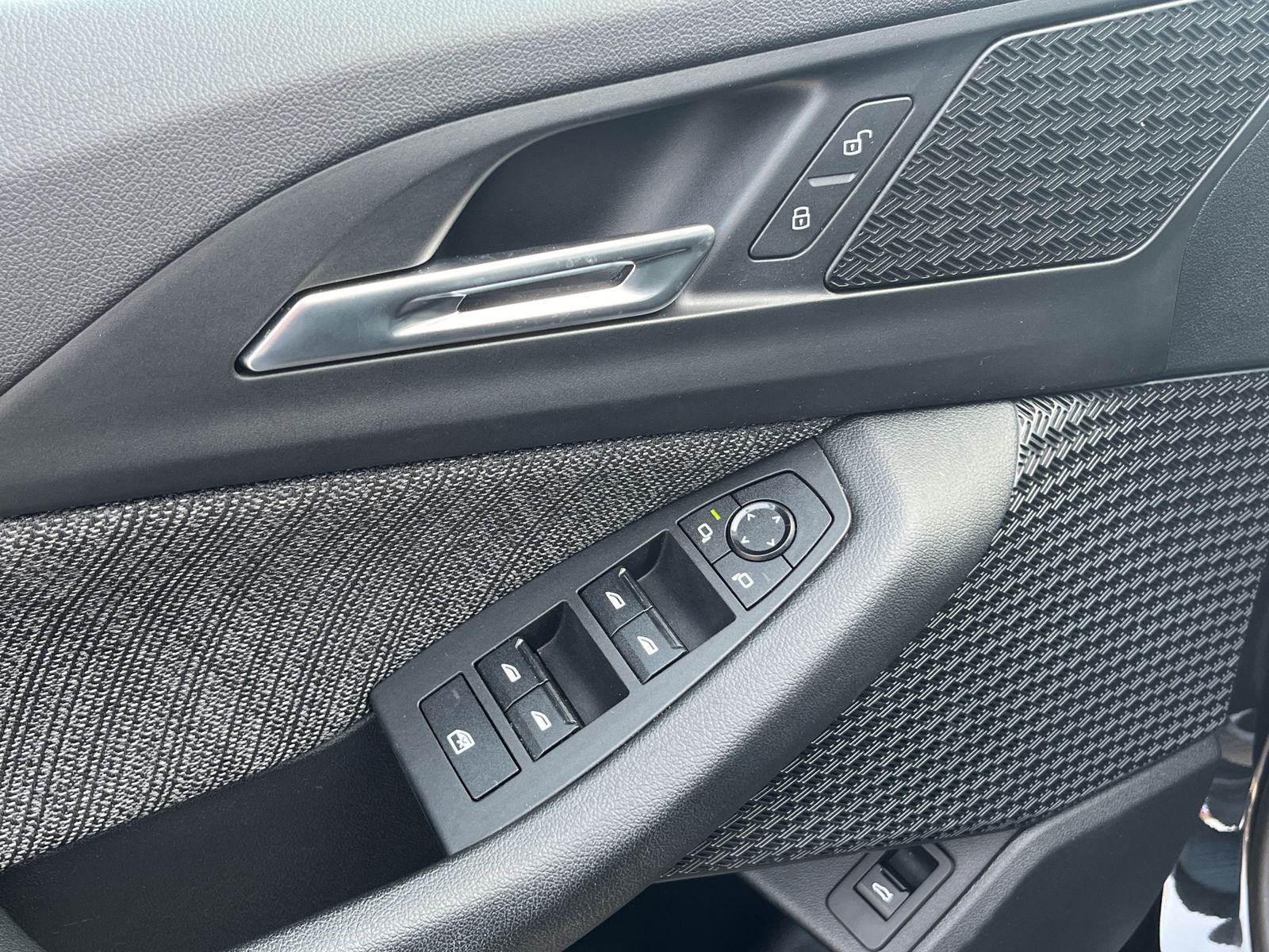 Fahrzeugabbildung BMW 218 Active Tourer 218d ActiveT.*Kamera*LED*Navi*