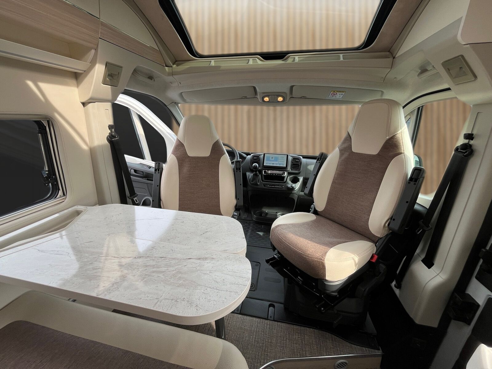 Fahrzeugabbildung Eura Mobil Van V 595 HB Mondial Plus Paket, Markise