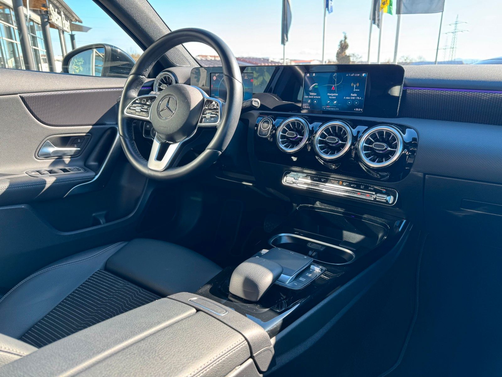Fahrzeugabbildung Mercedes-Benz A 220d Progressive+Pano+Ambiente+RKamera+LED