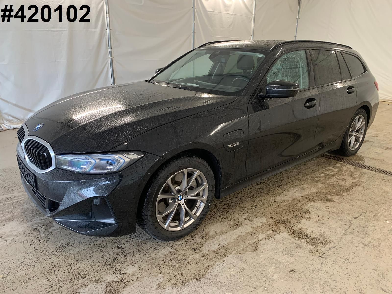 BMW 330 e Touring DrivingAss LED+ PANO HUD KEYLESS