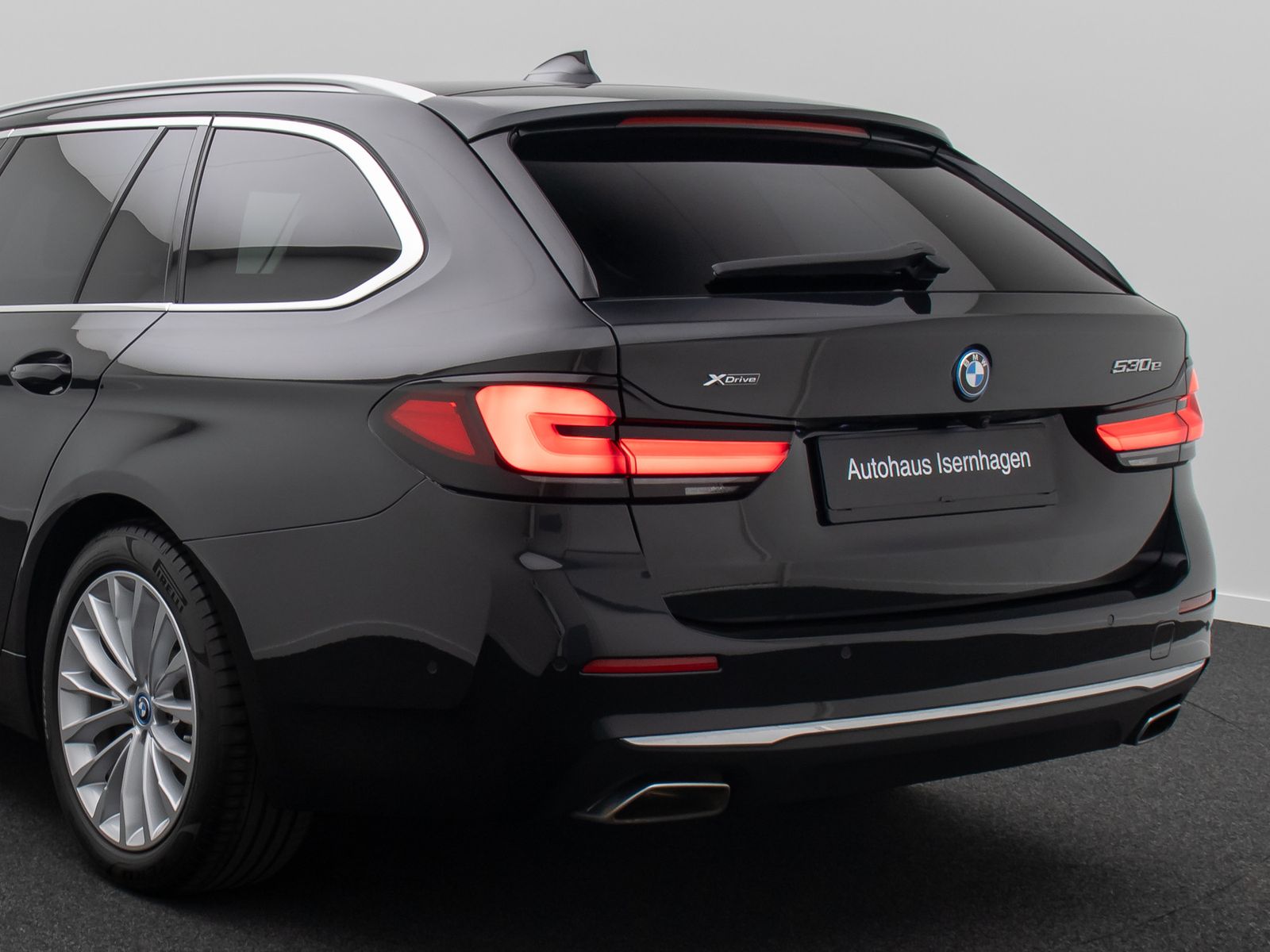 Fahrzeugabbildung BMW 530e xD Luxury Line Kamera DAB Laser HUD Belüft