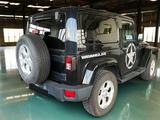 Jeep Wrangler 2.8 SAHARA Auto. Navi/Leder/Ahk/1.Hand - Jeep Wrangler: Schwarz