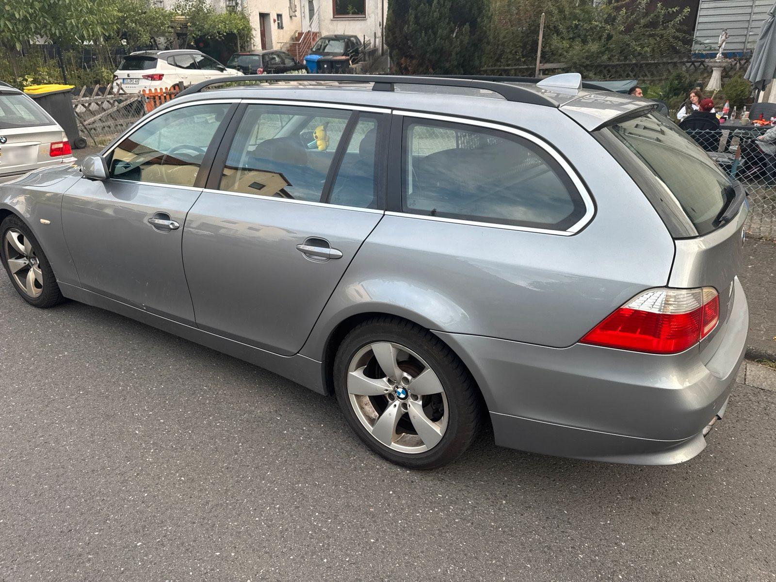BMW 530 2006 — rear view