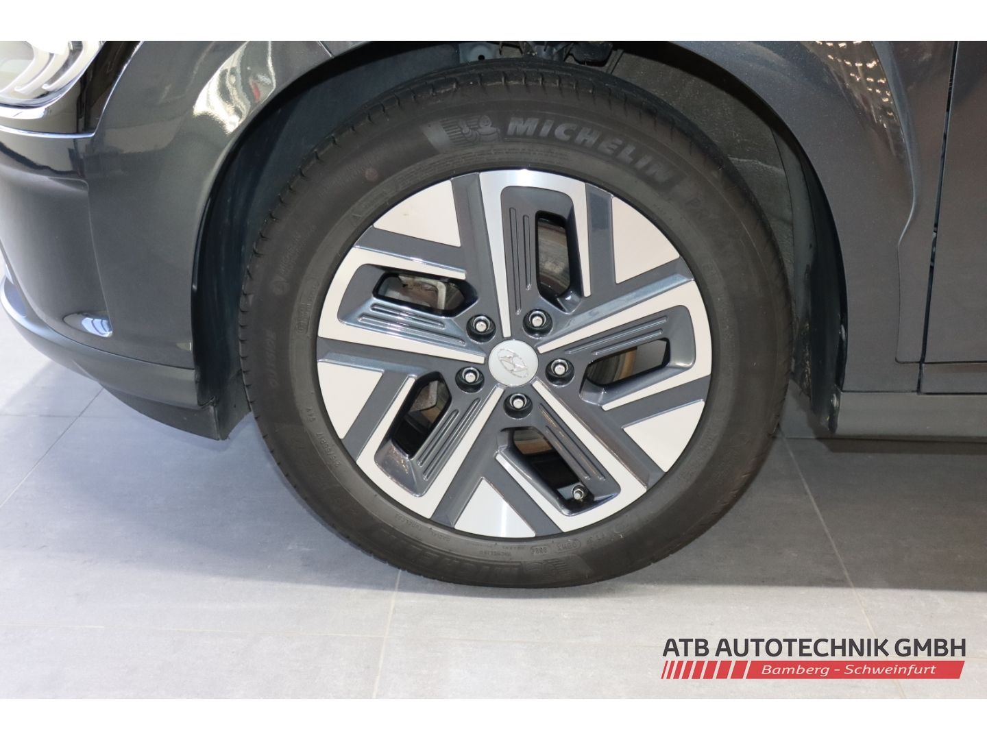 Fahrzeugabbildung Hyundai KONA Elektro Trend 39,2 kWh 2WD AHK-abnehmbar Na