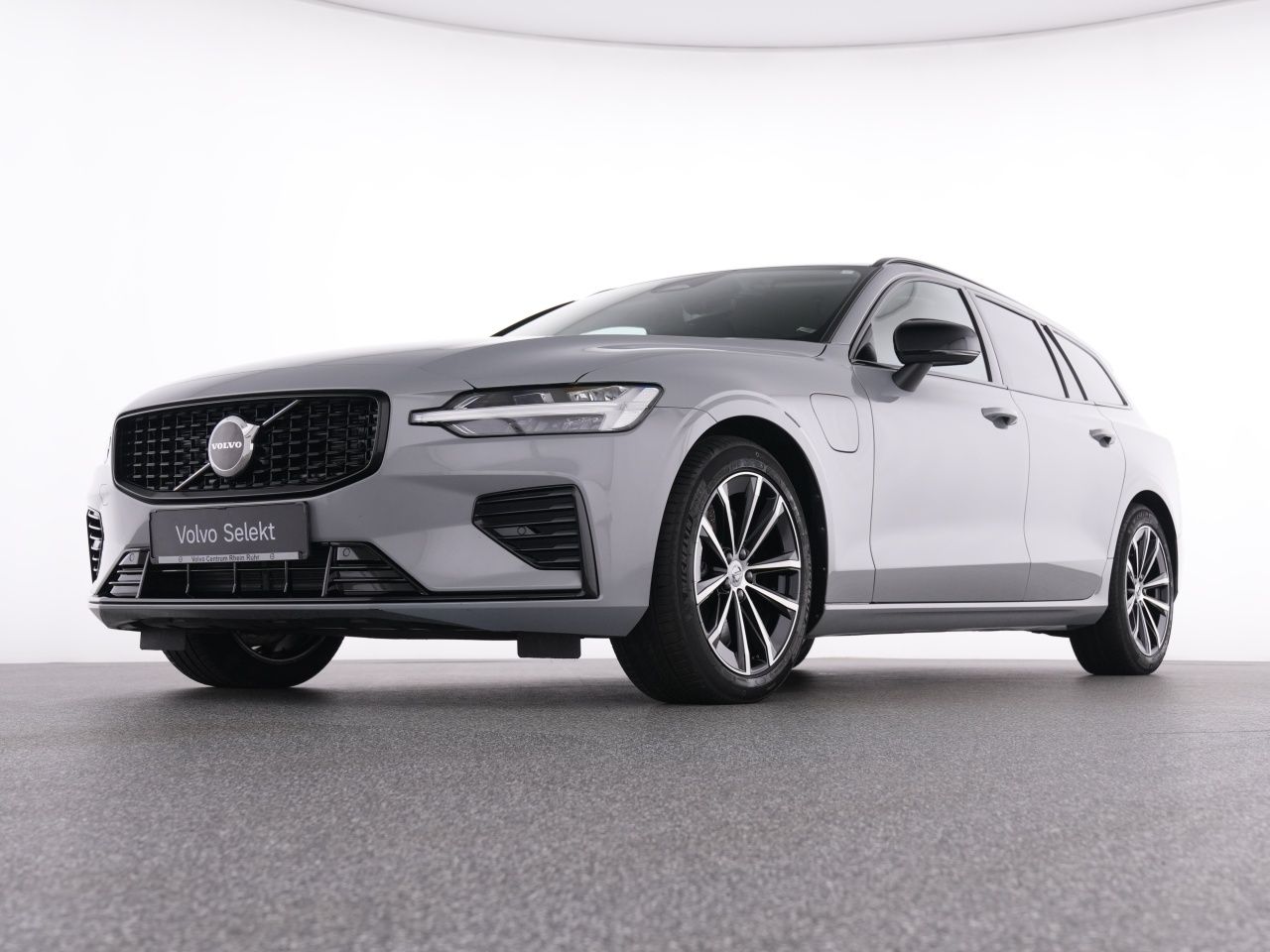 Volvo V60 T8 Recharge Plus Dark+AHK+WINTERPAK+LM18 foto 7