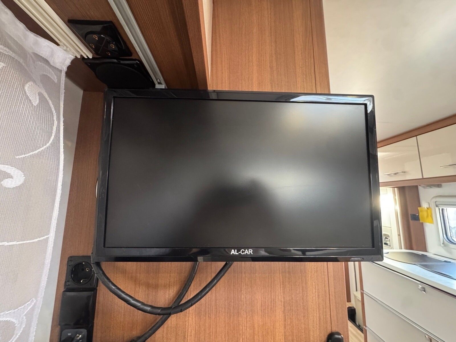Fahrzeugabbildung LMC Explorer I655 G AHK,SAT,TV,Luftfederung