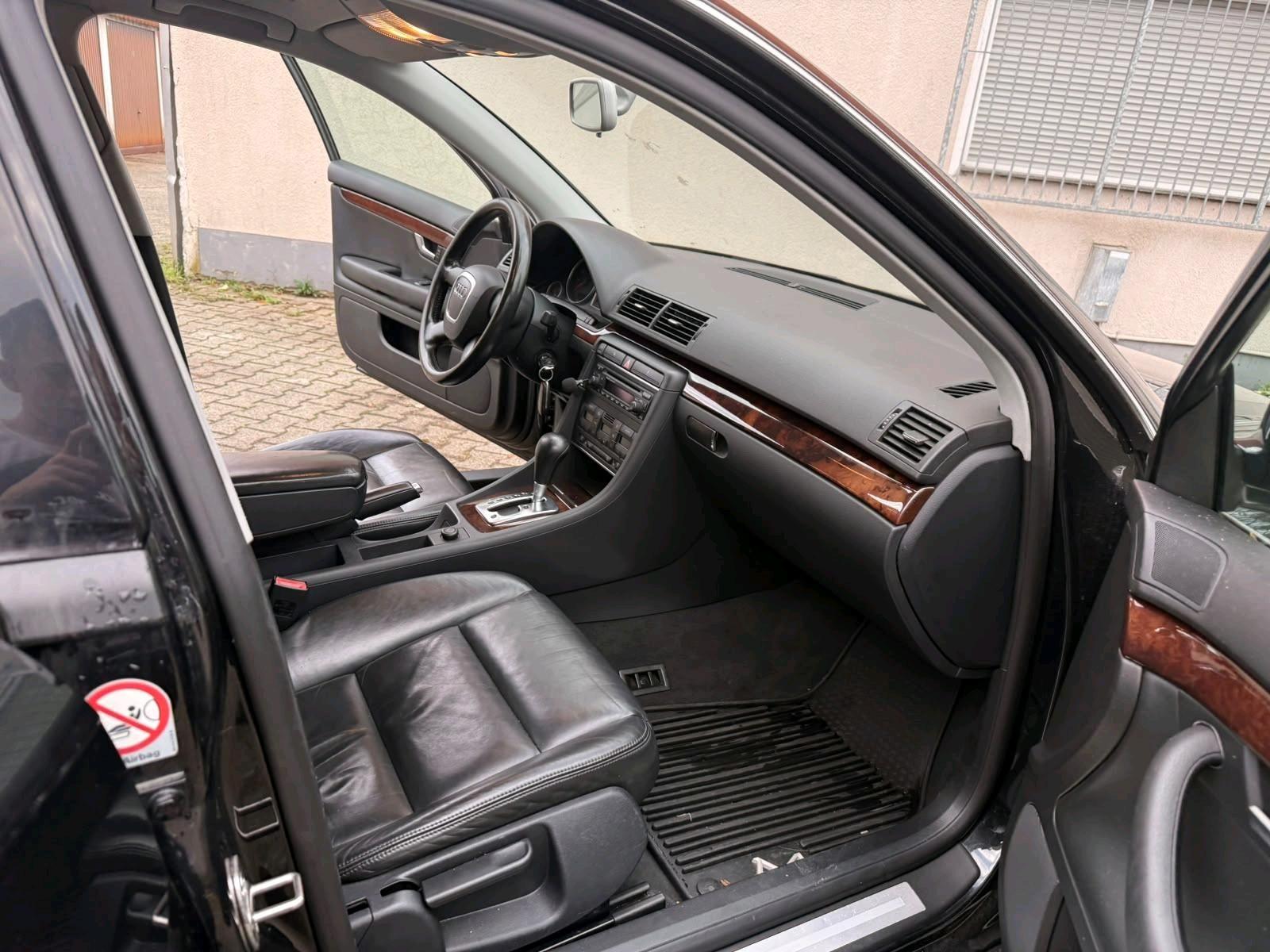 Audi A4 2005 — photo 12