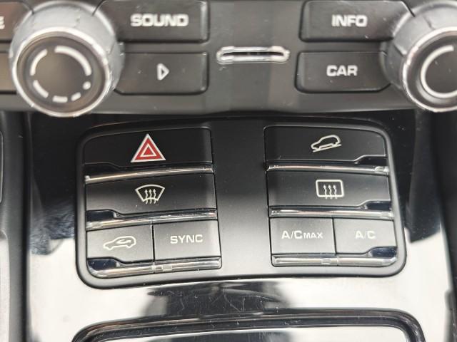 Porsche Cayenne  Pano SHZ Navi CarPlay Scheckheft 21 Zol