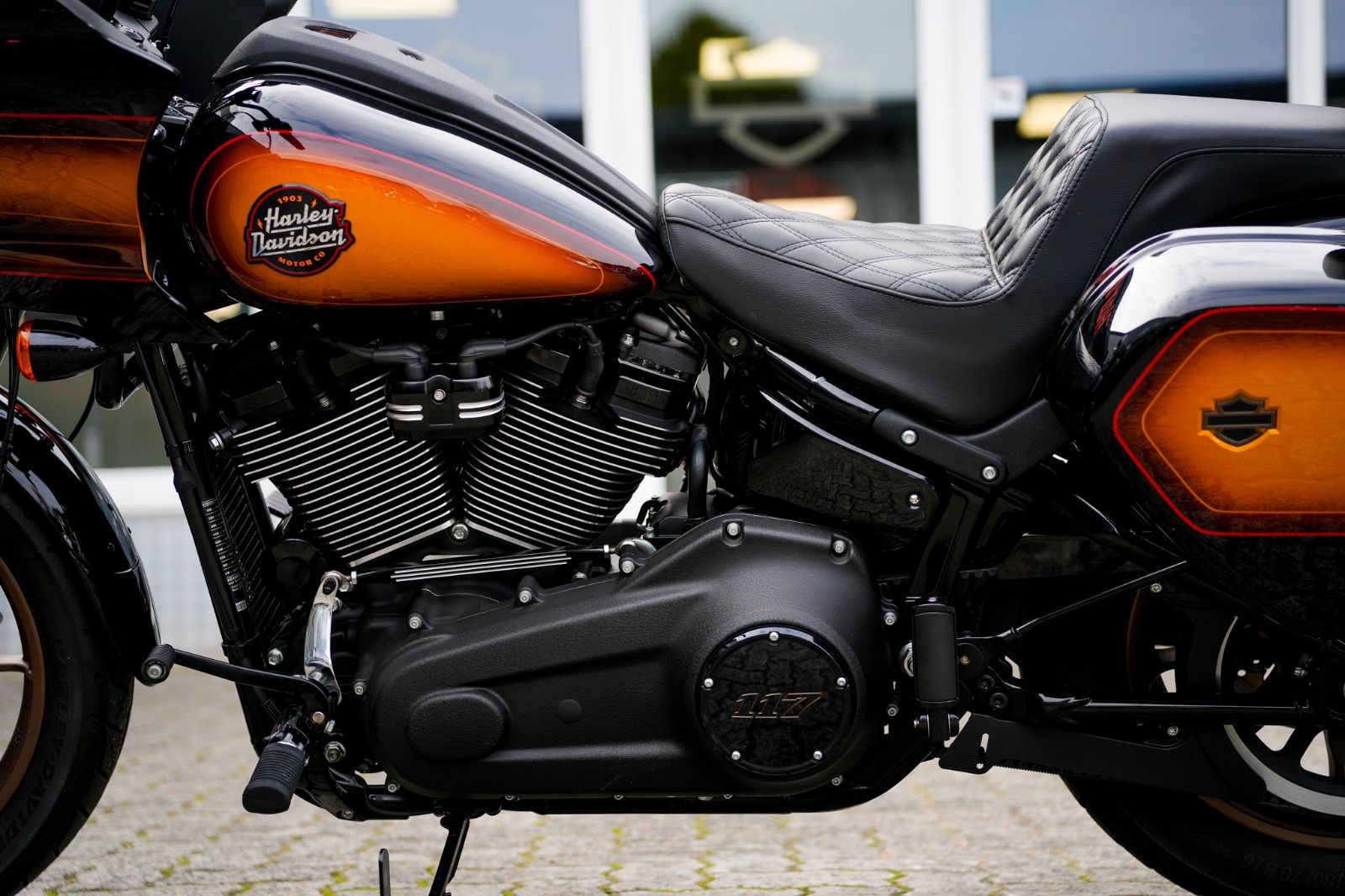Fahrzeugabbildung Harley-Davidson FXLRST Low Rider ST 117 - HeinzBikes Clubstyle