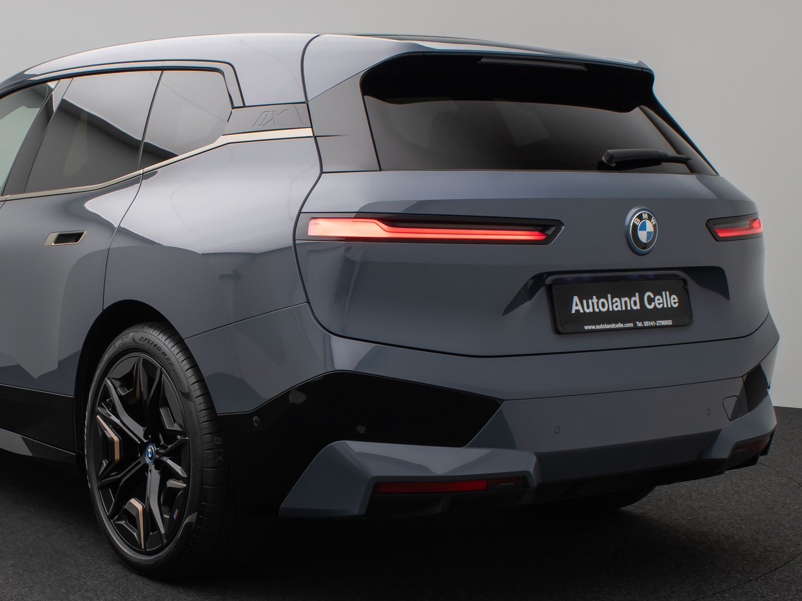 Fahrzeugabbildung BMW iX xD50 Sport Panorama 360°Laser H/K SoftCl 22"