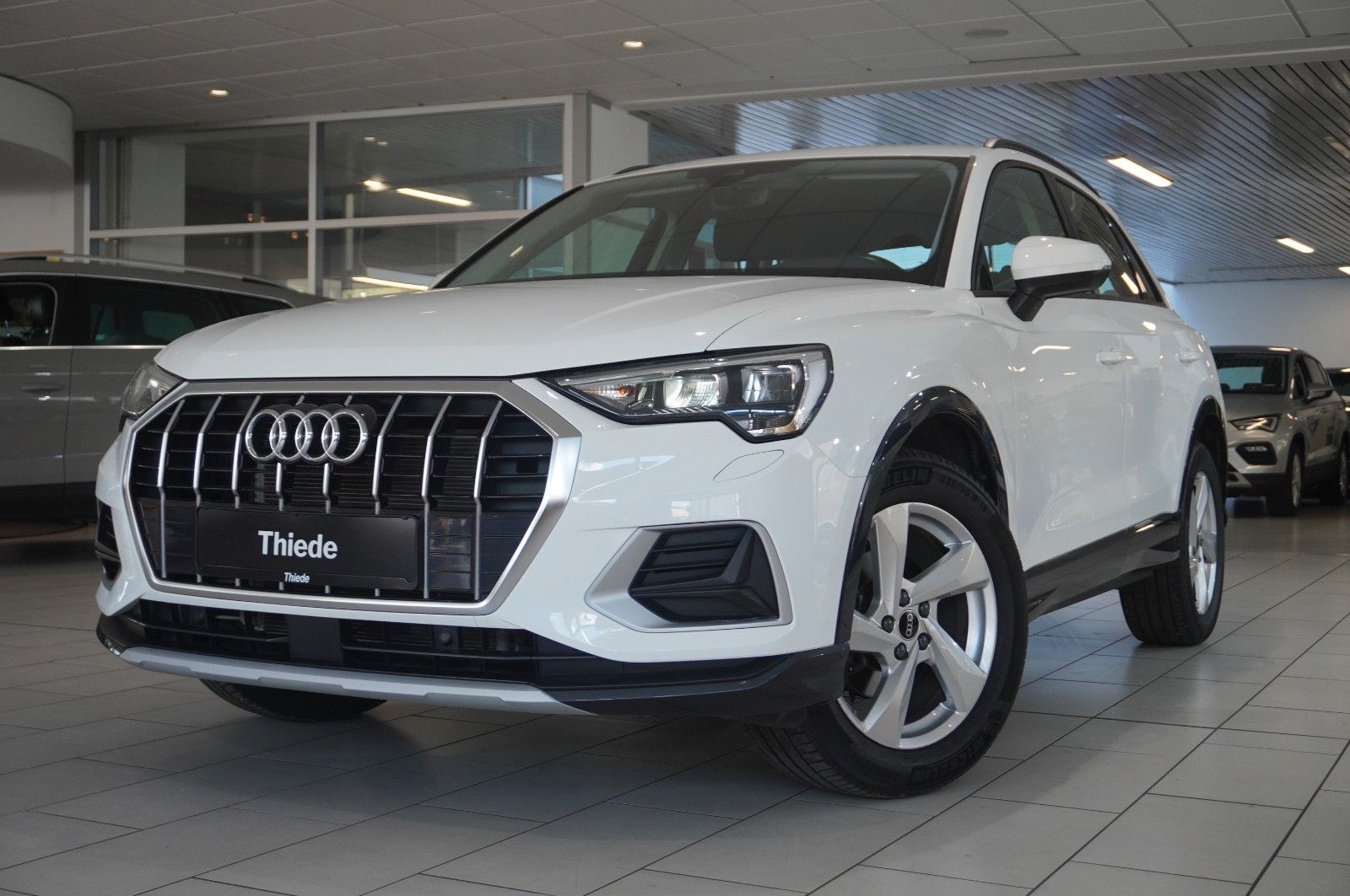 Fahrzeugabbildung Audi Q3 35 TFSI ADVANCED S-TRONIC NAVI/LED/VIRTU/DAB+