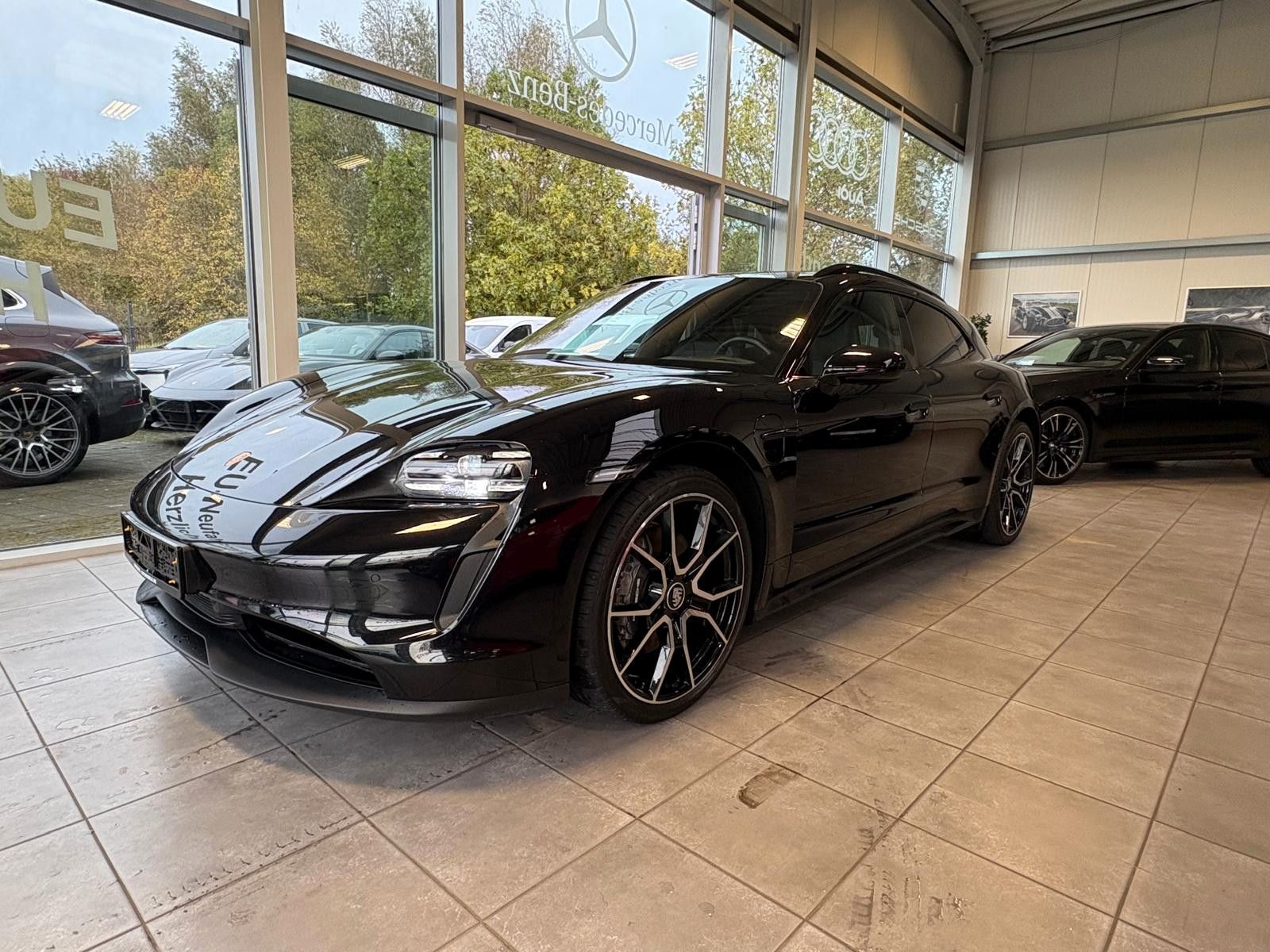 Fahrzeugabbildung Porsche Taycan Sport Turismo/Sportchrono/Bose/Pano/