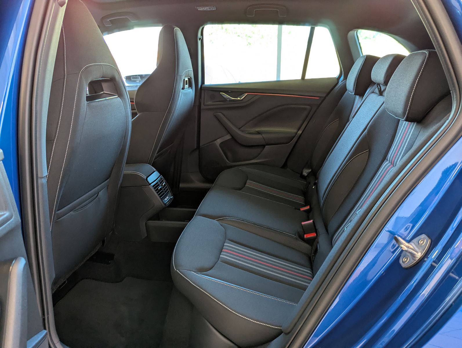Fahrzeugabbildung SKODA Scala 1.5 TSI DSG Monte Carlo Kamera ACC LED 18"