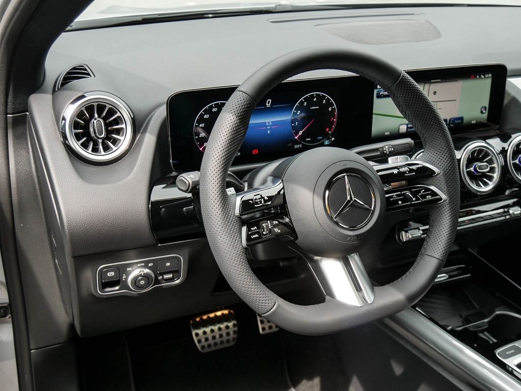 Mercedes-Benz GLA 220 4MATIC |AMG|NIGHT|NAVI|MBeam|PANO|AHK