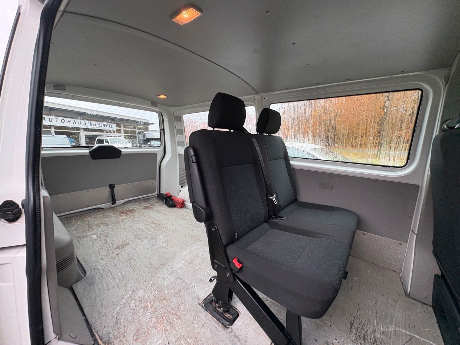 Fahrzeugabbildung Volkswagen T6 Transporter Kombi EcoProfi lang