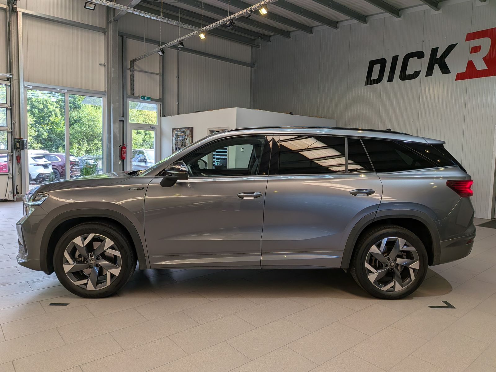 Fahrzeugabbildung SKODA Kodiaq 2.0TDI SPORTLINE*MEMOR*CAM*LED*ACC*7-SITZ