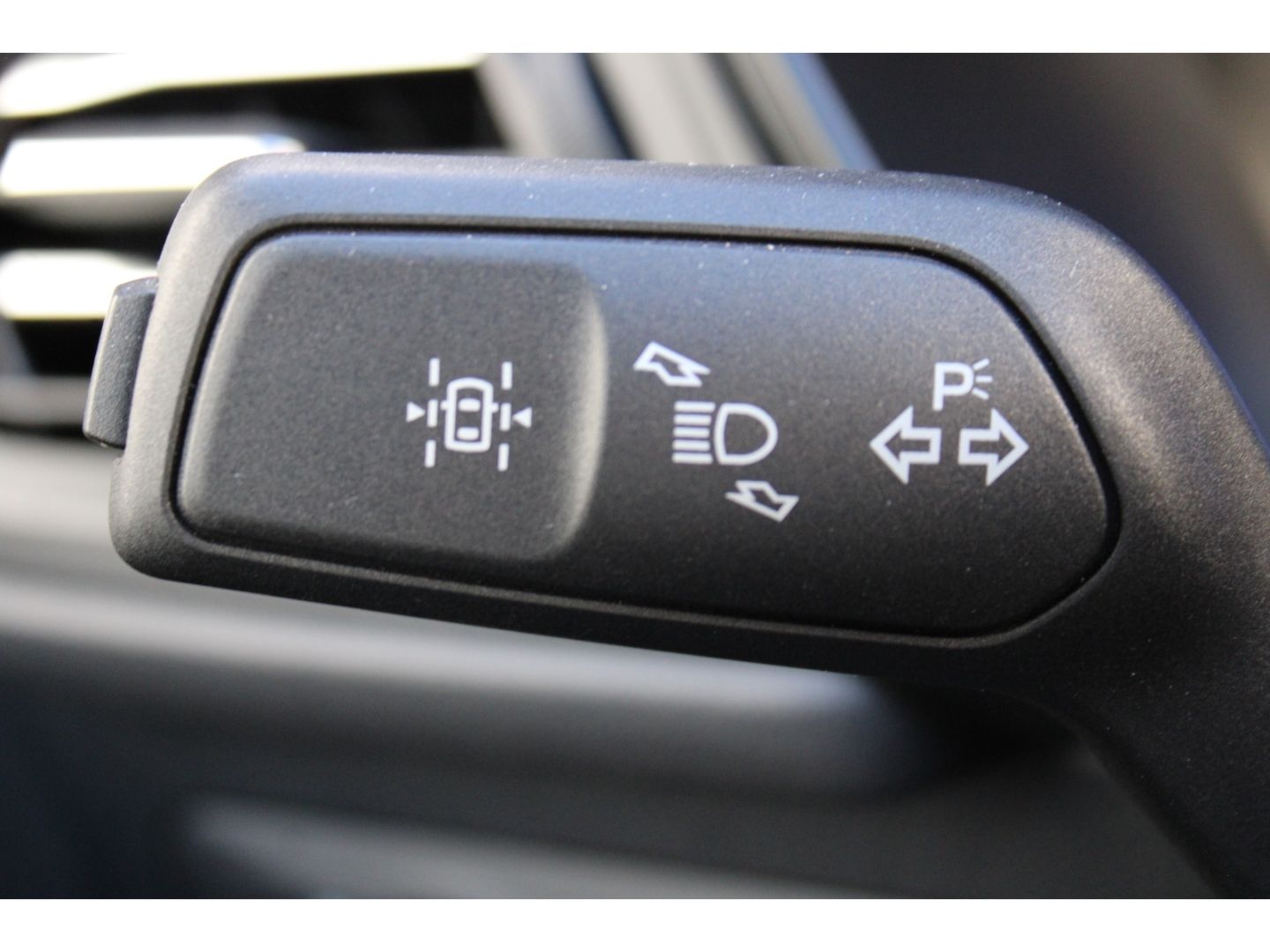 FORD Kuga 1.5 EcoBoost ST-Line X ACC LED TWA Pano AHK - Image 15