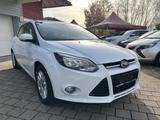 Ford Focus Lim. Titanium Automatik Top Gepflegt - Ford Focus Gebrauchtwagen in Freiburg