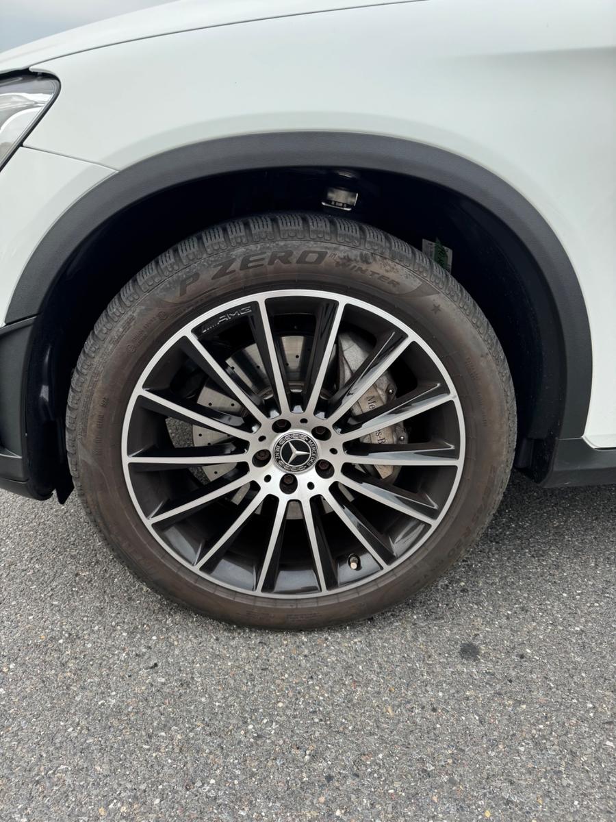 Mercedes-Benz GLC 300 4MATIC Coupé Autom. AMG Line