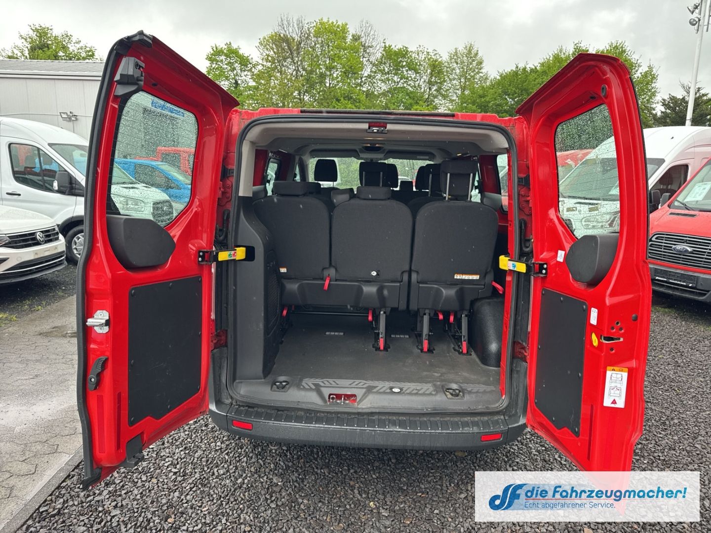 Fahrzeugabbildung Ford Transit Custom Kombi 300 L1 2.2 TDCi *1586 *EXPO