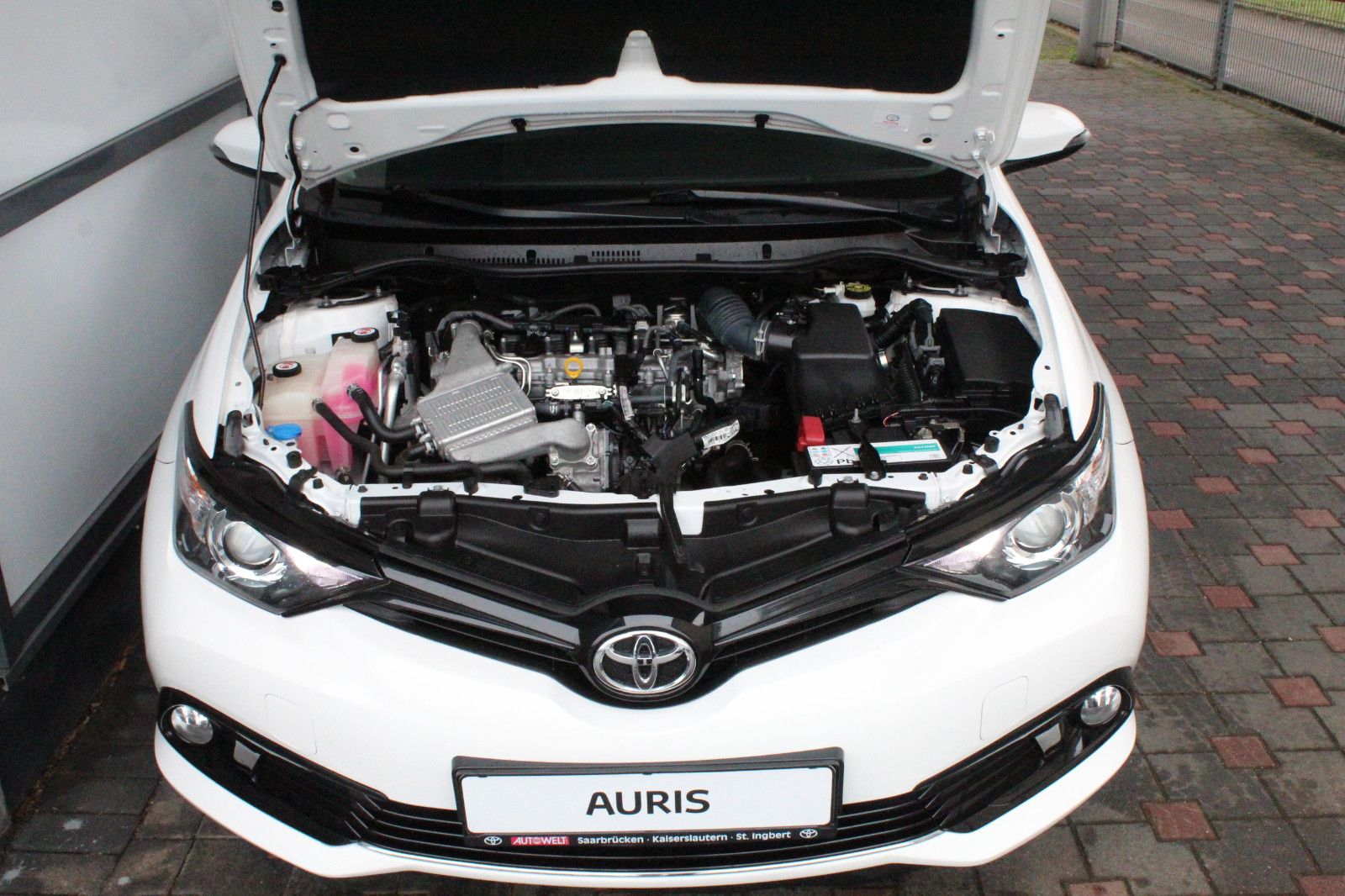Fahrzeugabbildung Toyota Auris 1,2 Turbo Team D, Navi