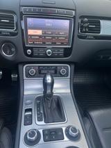 Volkswagen Touareg 3.0 V6 TDI SCR Tiptronic BMT BlueMot... - VW Touareg Gebrauchtwagen in Stuttgart