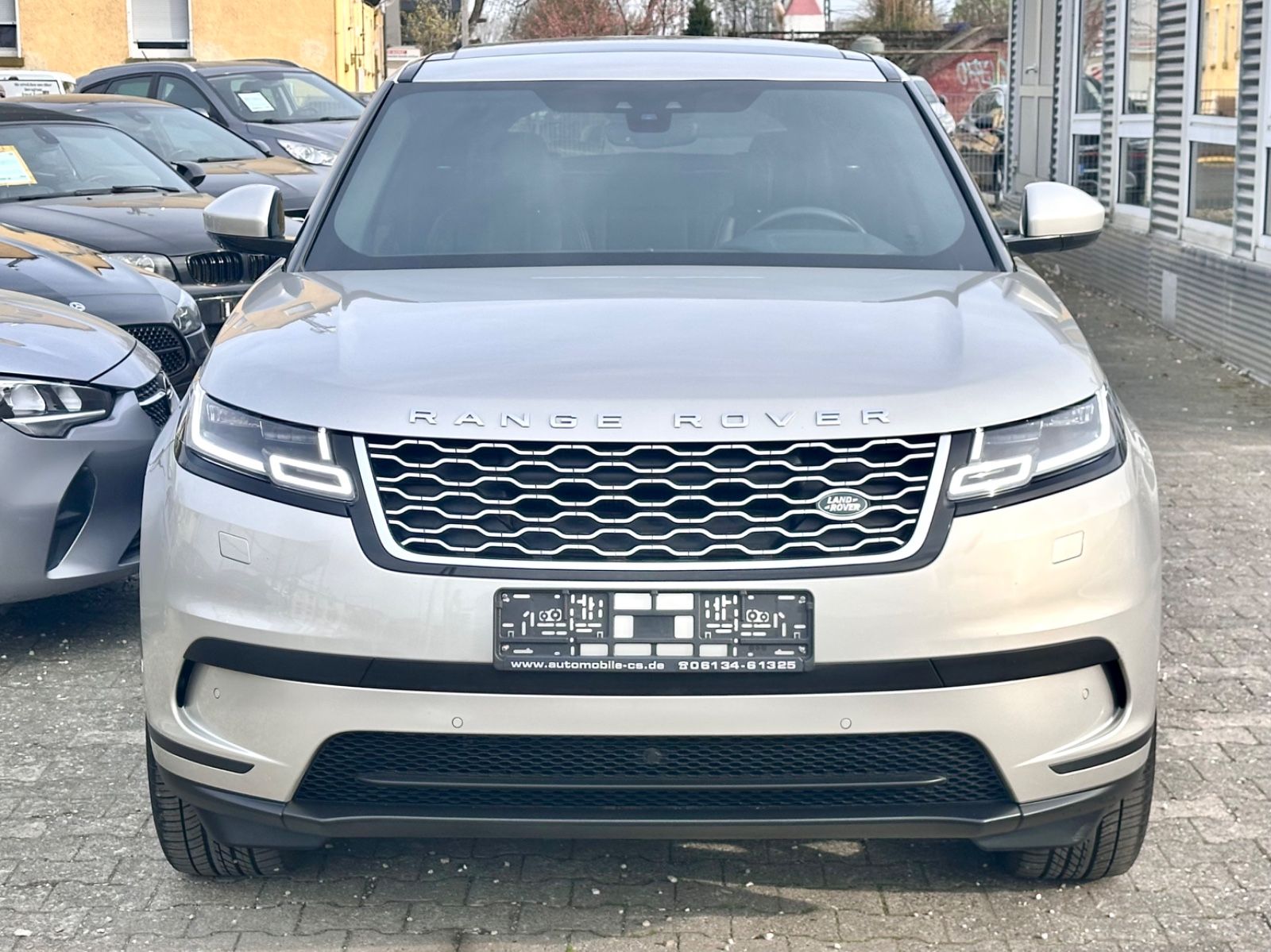 Fahrzeugabbildung Land Rover RANGE ROVER VELAR SE*MOD.2021+AHK+PANO+U.V.M*