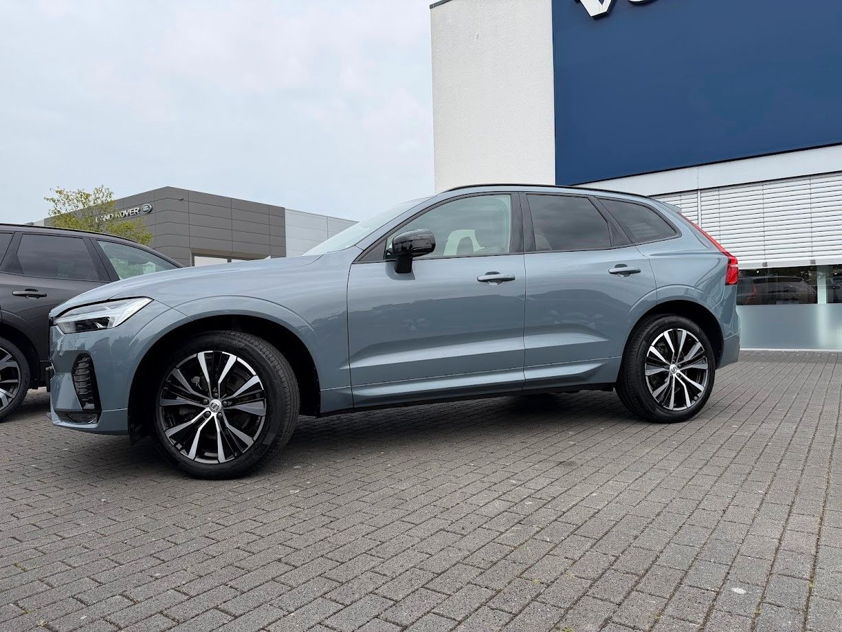 Volvo XC60 B4 Ultimate Dark AWD foto 2