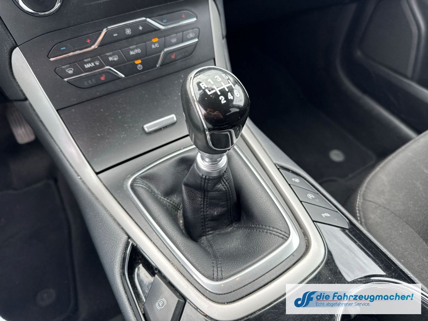 Fahrzeugabbildung Ford Galaxy Business 1.5 EcoBoost 7-Sitzer *Wasser-Ve