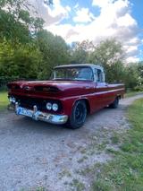 Chevrolet Apache c20 Pickup - Chevrolet Geländewagen C20 mit Benzin-Antrieb