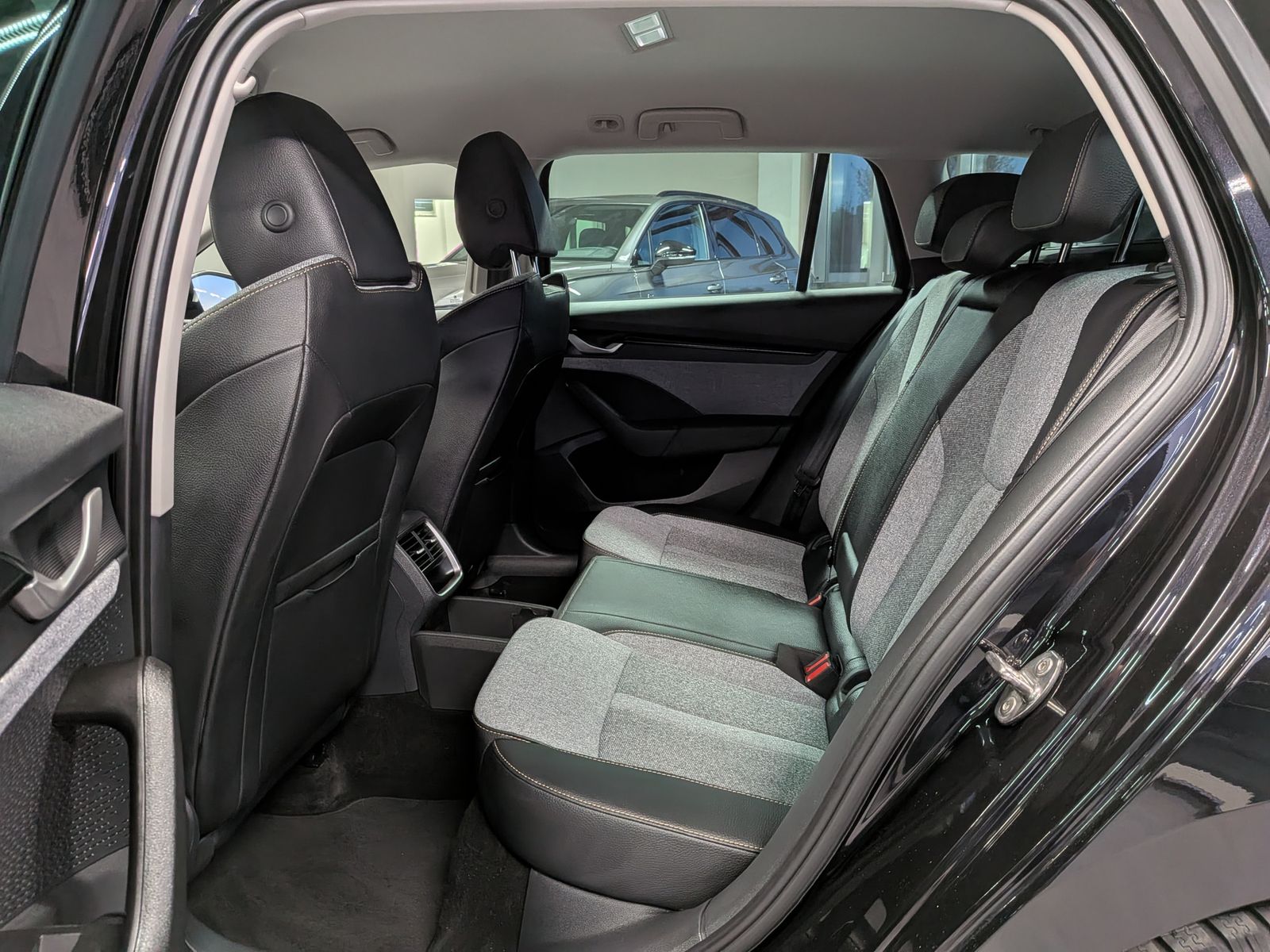 Fahrzeugabbildung SKODA Octavia 1.5 TSI mHEV DSG ACC Style-Paket AHK 17"