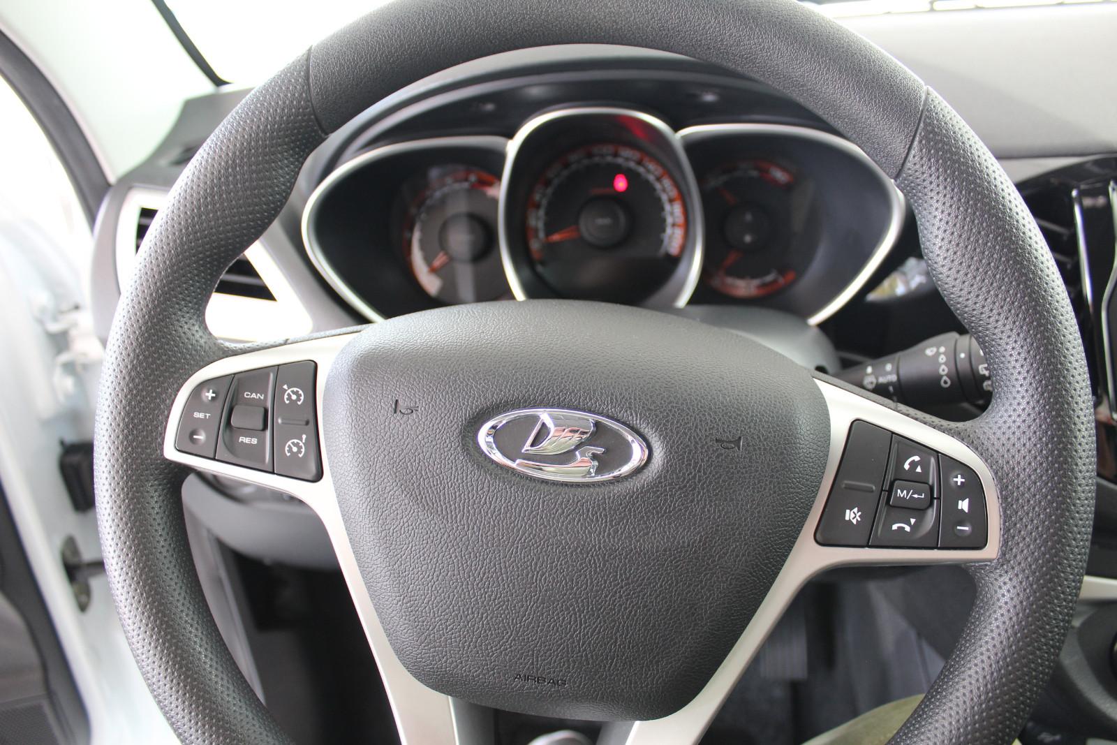 Lada Vesta Cross Sitzheizung Bluetooth Climatronic