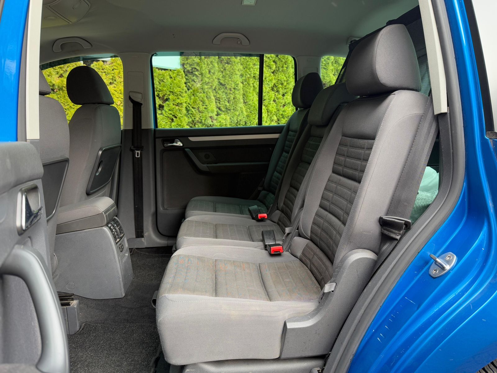 Fahrzeugabbildung Volkswagen Touran 2.0 FSI Goal NAVI+AHK+PDC+TEMP+ALLWETTER+
