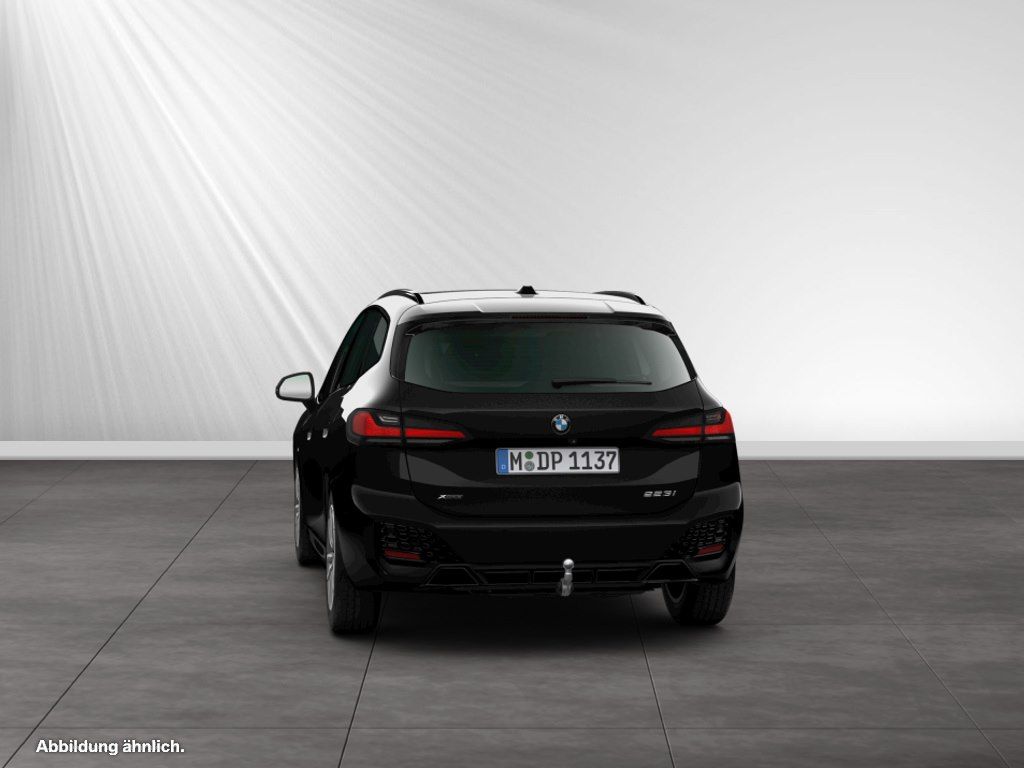 BMW 223 Active Tourer - Bild 8