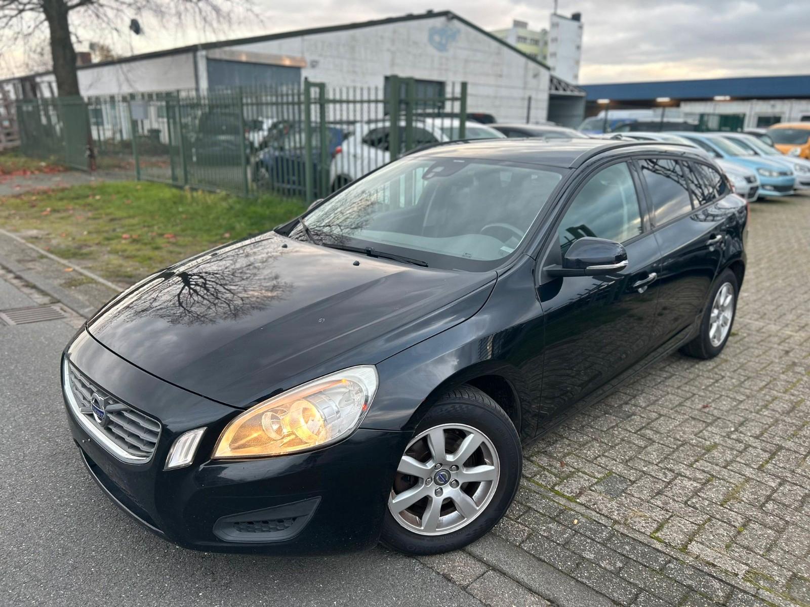 Volvo V60 Kombi Kinetic*NAVI*TEMP*PDC*KLIMAAUT*