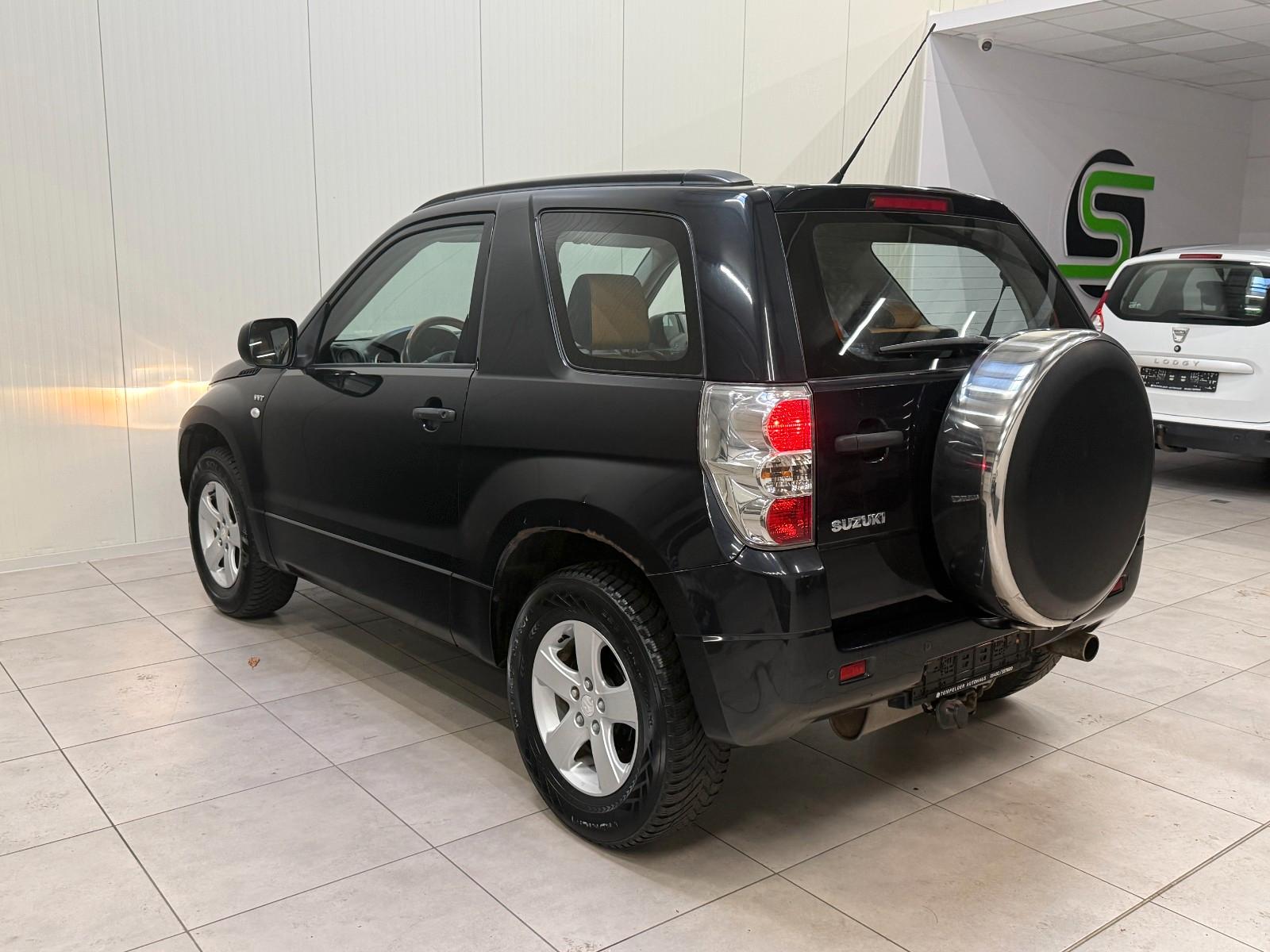 Suzuki Grand Vitara 1.6 VVT 106 ch 4x4 Club • Clim auto • Radar de recul • Sièges chauffants