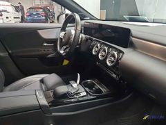 Fahrzeugabbildung Mercedes-Benz A 250 Lim 4Matic AMG-Line Navi LED ePano StdHz