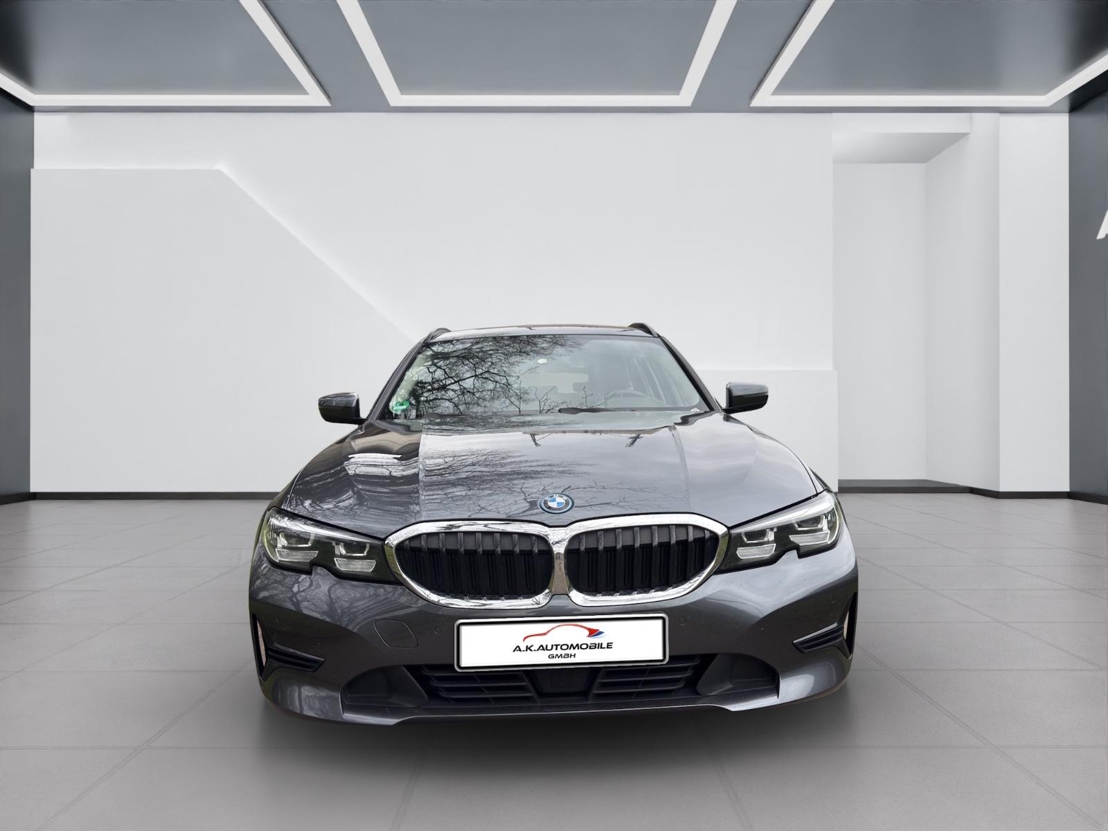 BMW 330 e Advantage+Navi+PDC+LED+Leder+8x.LM