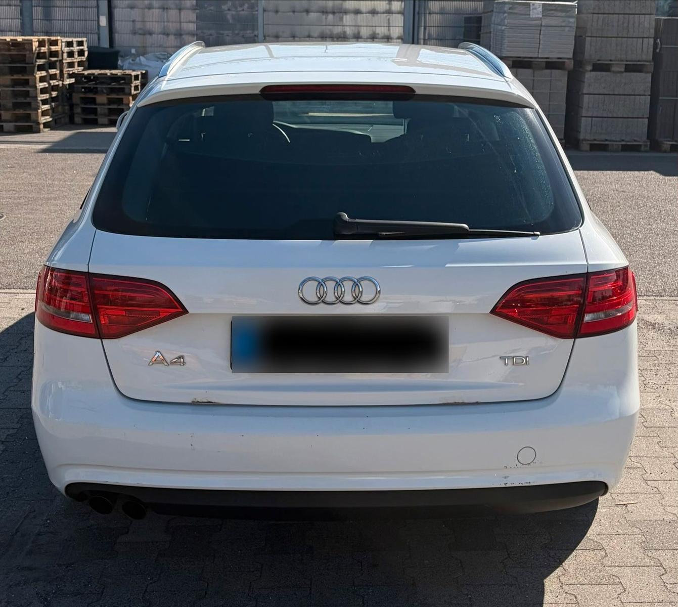 Audi A4 2012 — photo 12