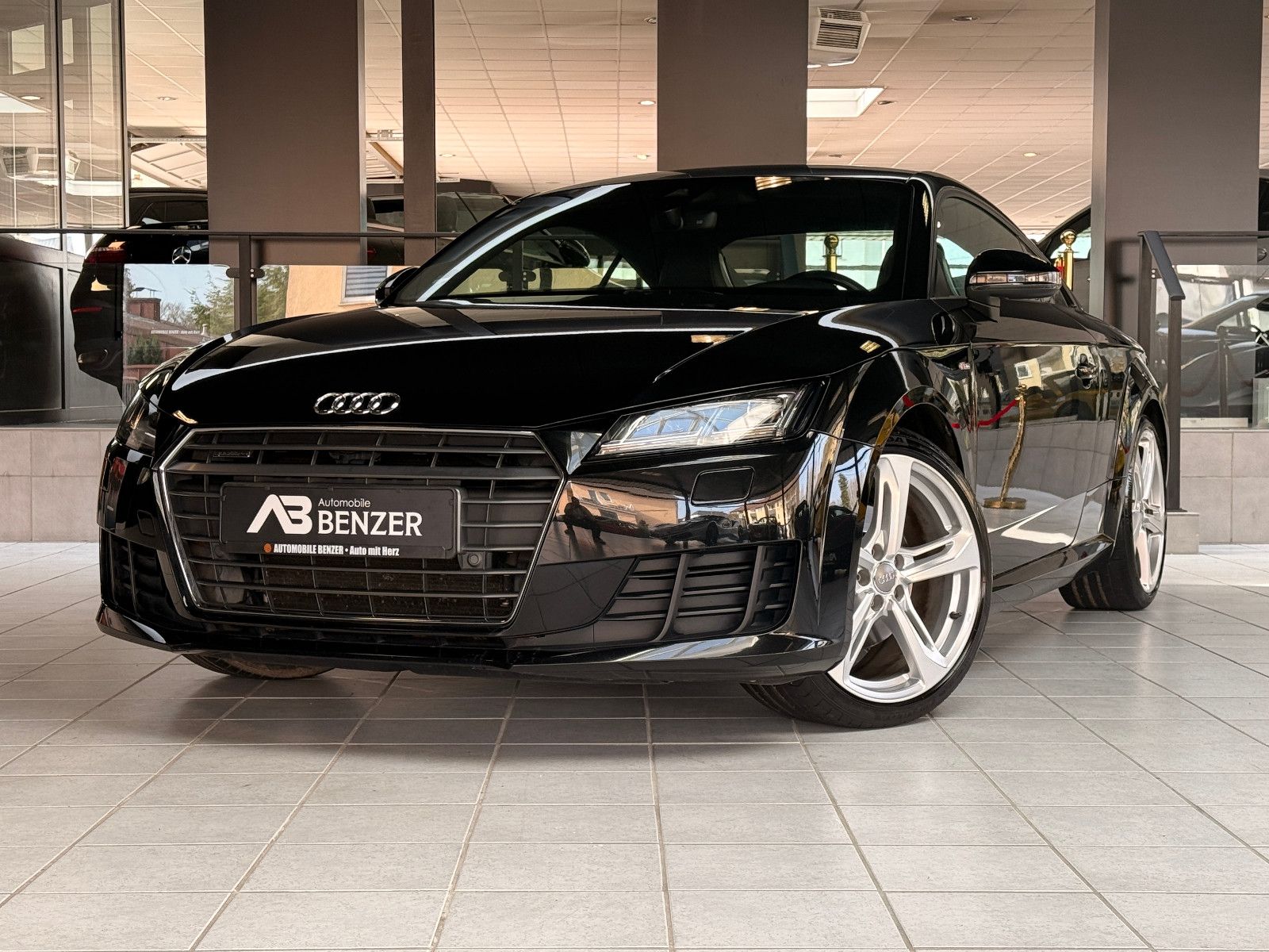 Fahrzeugabbildung Audi 2.0 TFSI quattro/S-LINE/AUTOMATIK/RS-SITZE/LED