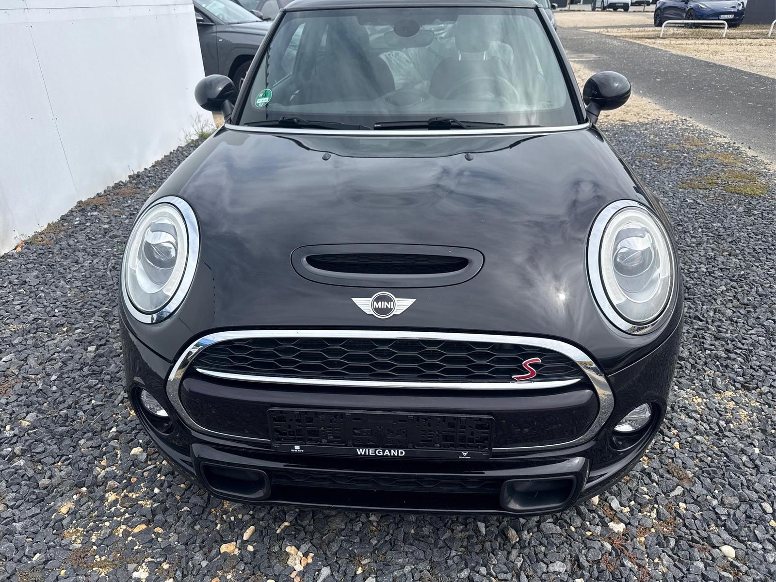 MINI Cooper S HARMAN KARDON LED PDC SHZ S 2.0 141k...