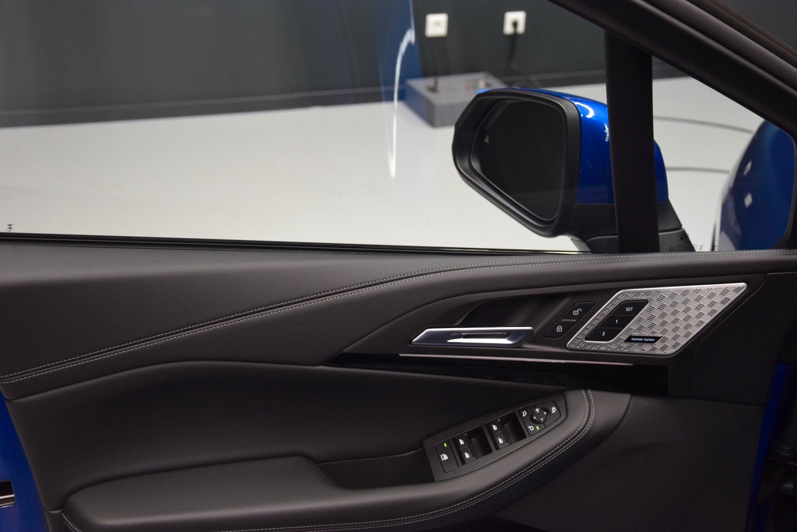 Fahrzeugabbildung BMW 218 i  Active Tourer M Sport Pano ACC Leder H&k