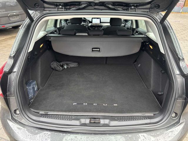 Ford Focus Turnier 1.5 EcoBoost Aut. TITANIUM