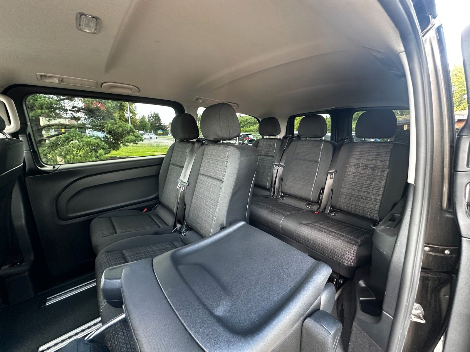 Fahrzeugabbildung Mercedes-Benz Vito Tourer 114/116/119 CDI, zwei Schiebtüren