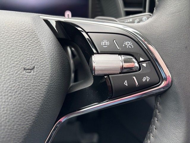 Fahrzeugabbildung SKODA Scala 1.5TSI DSG Selection +NAVI+RFK+SHZ+PDC+LED