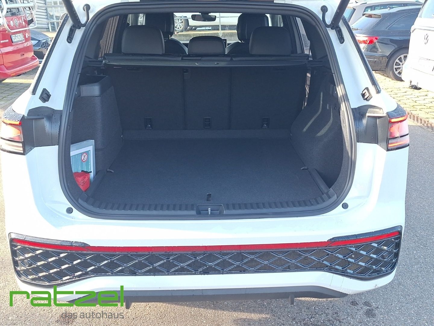 Fahrzeugabbildung Volkswagen Tayron R-Line eHybrid Pano+Leder+AHK+ACC+Kamera