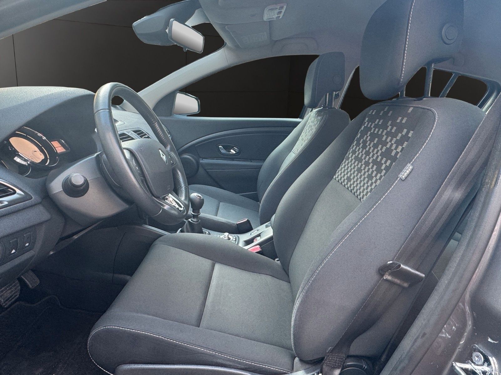 Fahrzeugabbildung Renault Megane III Lim. 5-trg. Paris Klima/Navi/TÜV NEU/