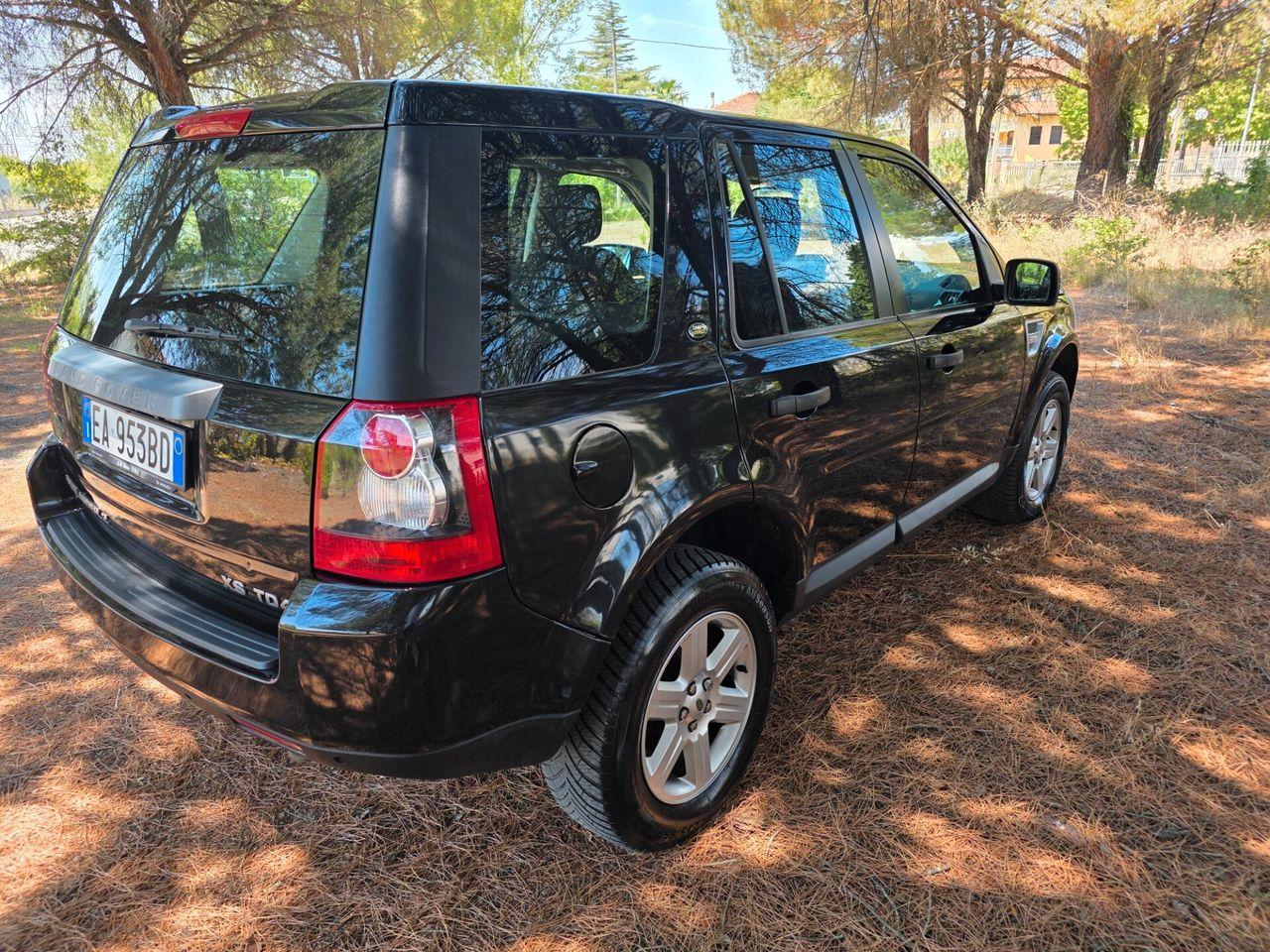 Land Rover Freelander 2009 — rear view